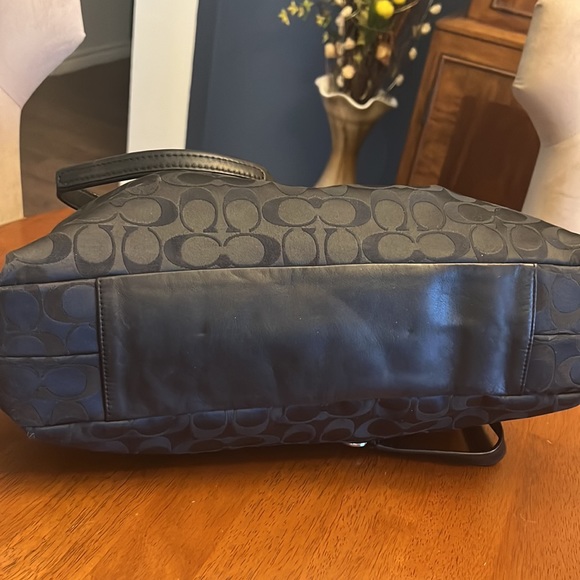 Coach monogram Shoulder Bag - Picture 5 of 12